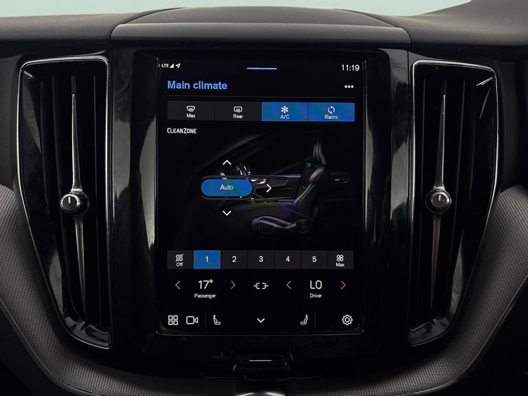 2022 Volvo XC60 2.0 B4 MHEV Plus SUV 5dr Diesel Hybrid Auto AWD Euro 6 (s/s) (197 ps) - CAR Suv H...