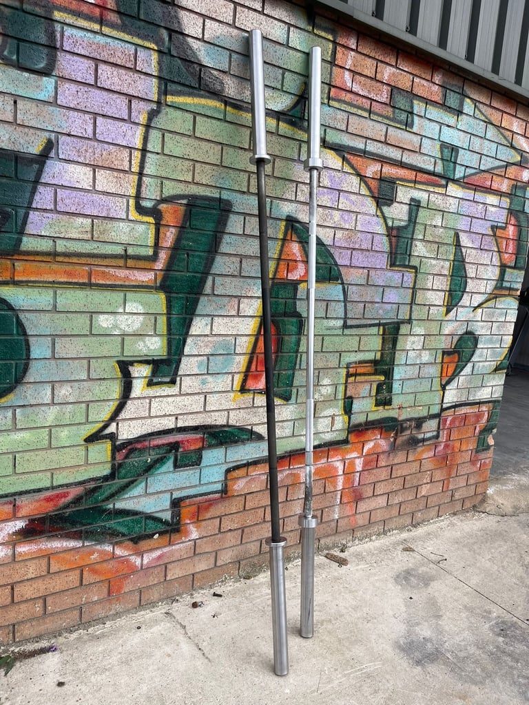 7ft Olympic Bar  Price £80 Delivery £20