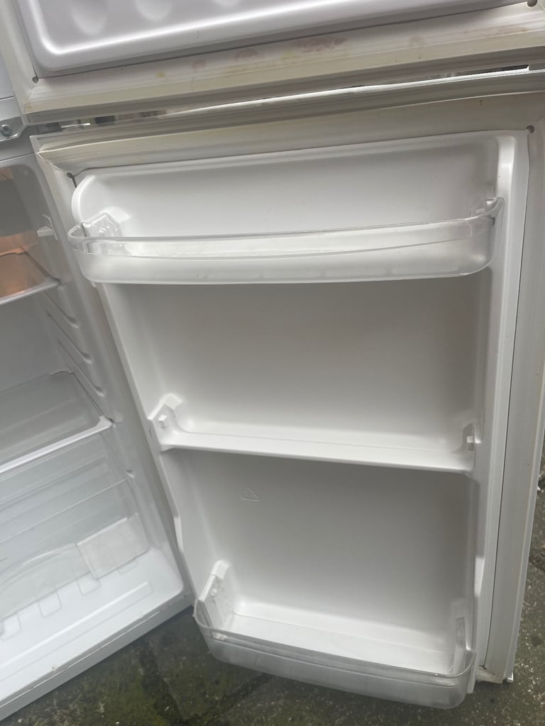 ESSENTIAL FRIDGE FREEZER FREE DELIVERY 🚚 