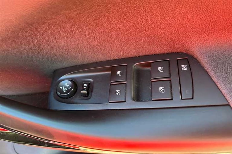 2019 Vauxhall Astra 1.4T 16V 150 Elite Nav 5dr Auto HATCHBACK PETROL Automatic