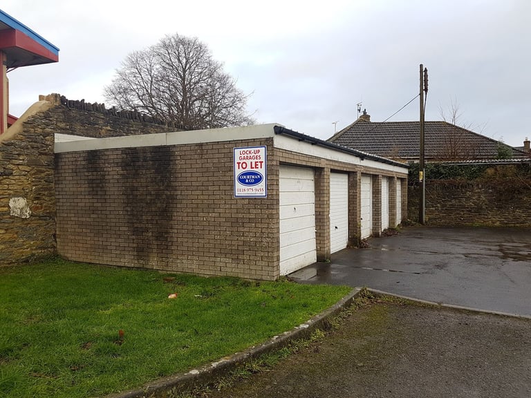 image for Garage/Parking/Storage to rent: Bremilham Rise Malmesbury Wiltshire SN16 0DH