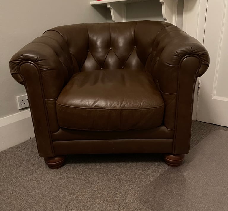 Chesterfield arm chair