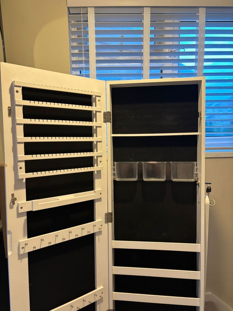 image for Cabinet with mirror