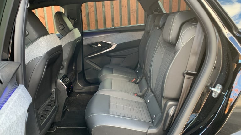 2025 Peugeot 5008 1.2 Hybrid 136 GT 5dr e-DSC6 HATCHBACK PETROL Automatic