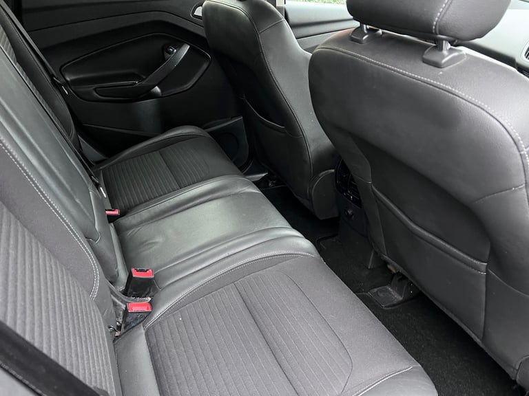 Ford, KUGA, Hatchback, 2017, Manual, 1498 (cc), 5 doors