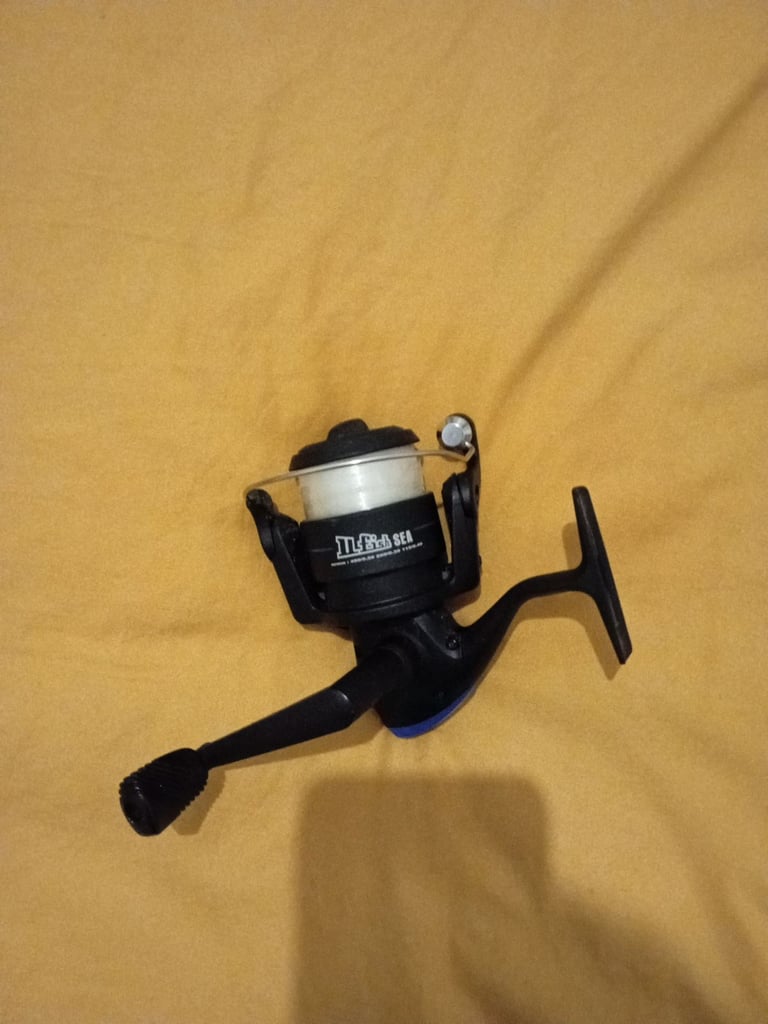 Fishing reel £5