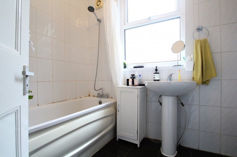 Chain free! Hane Estate Agents offer a first floor two bedroom converted flat. 