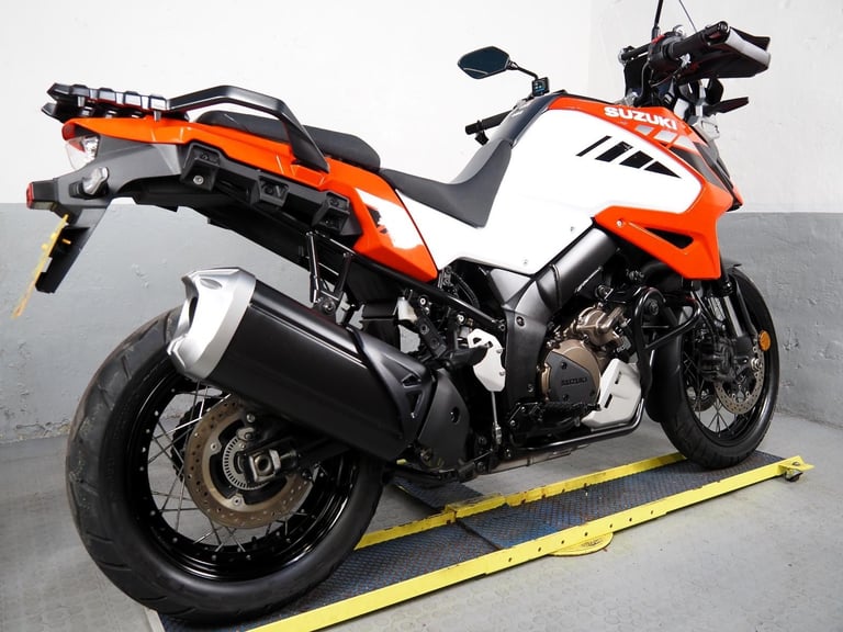 2020 Suzuki V Strom 1050 RC DL1000 XT 15k ,crash bars great adventure bike