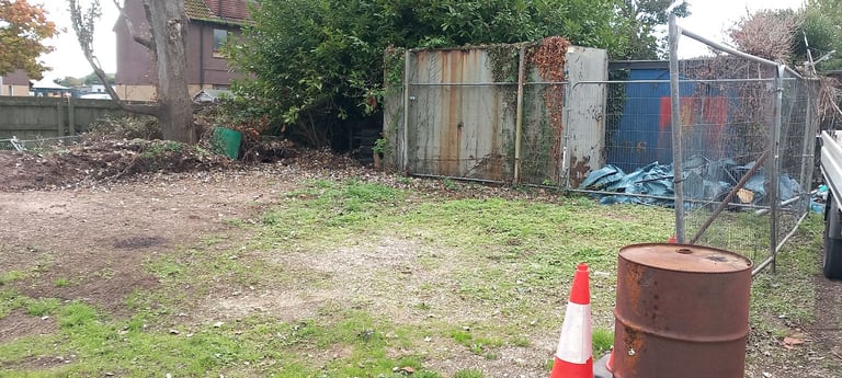 Yard space available for rent/boat storage/camper van parking 