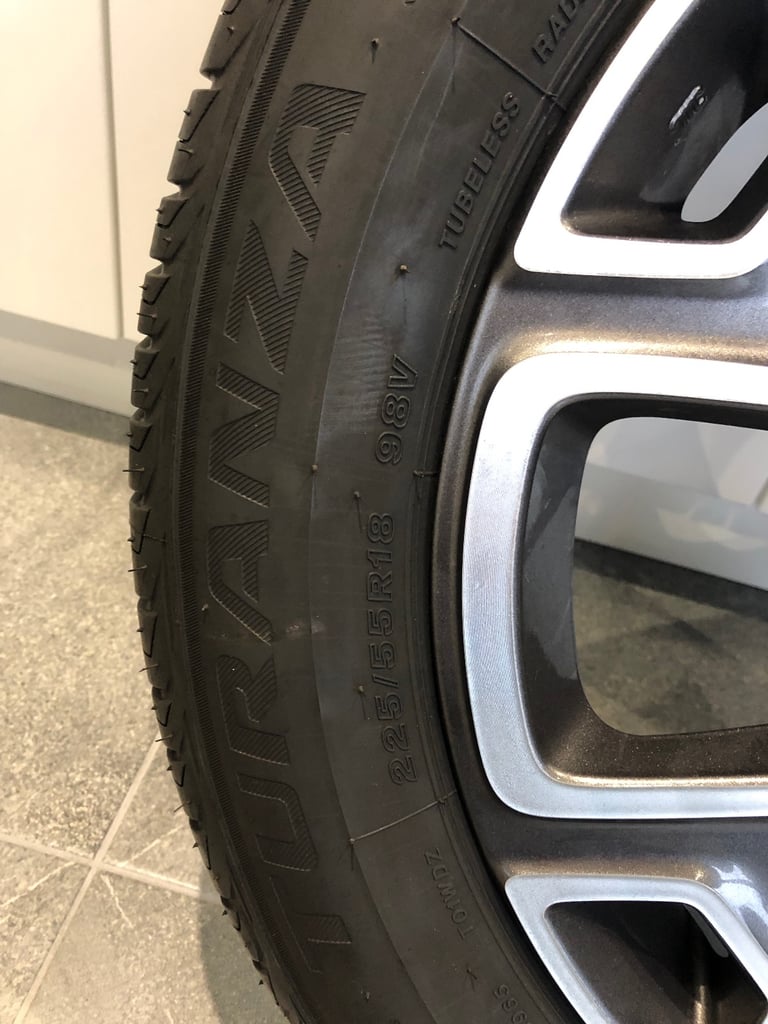 Jeep Renegade 18” Alloy Wheel with Tyre