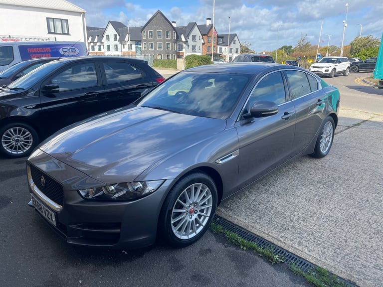 image for 2018 Jaguar XE Prestige - Lunar Grey - Automatic