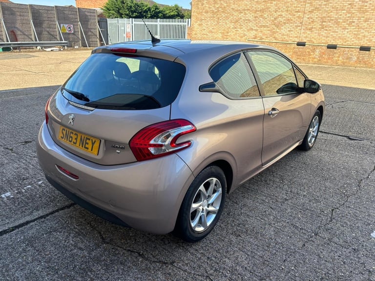 2013 Peugeot 208 1.0 VTi Active 3dr HATCHBACK Petrol Manual