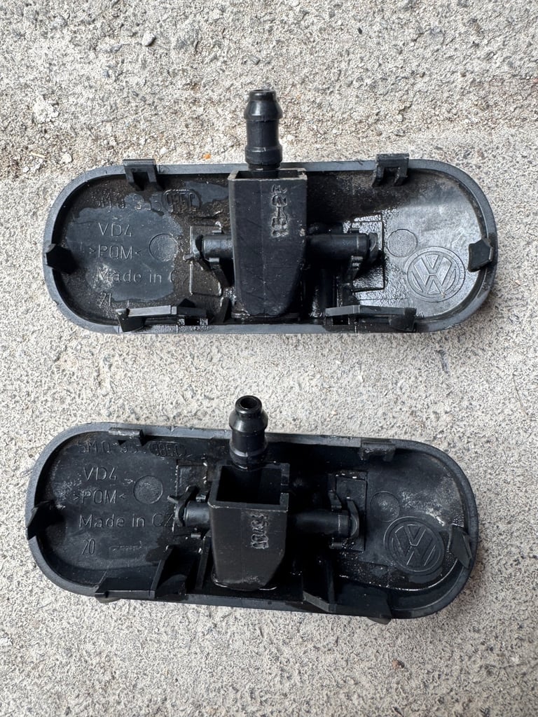 2X Volkswagen Golf MK7 Front Windscreen Washer Spray Nozzle Jet – 5M0955985C