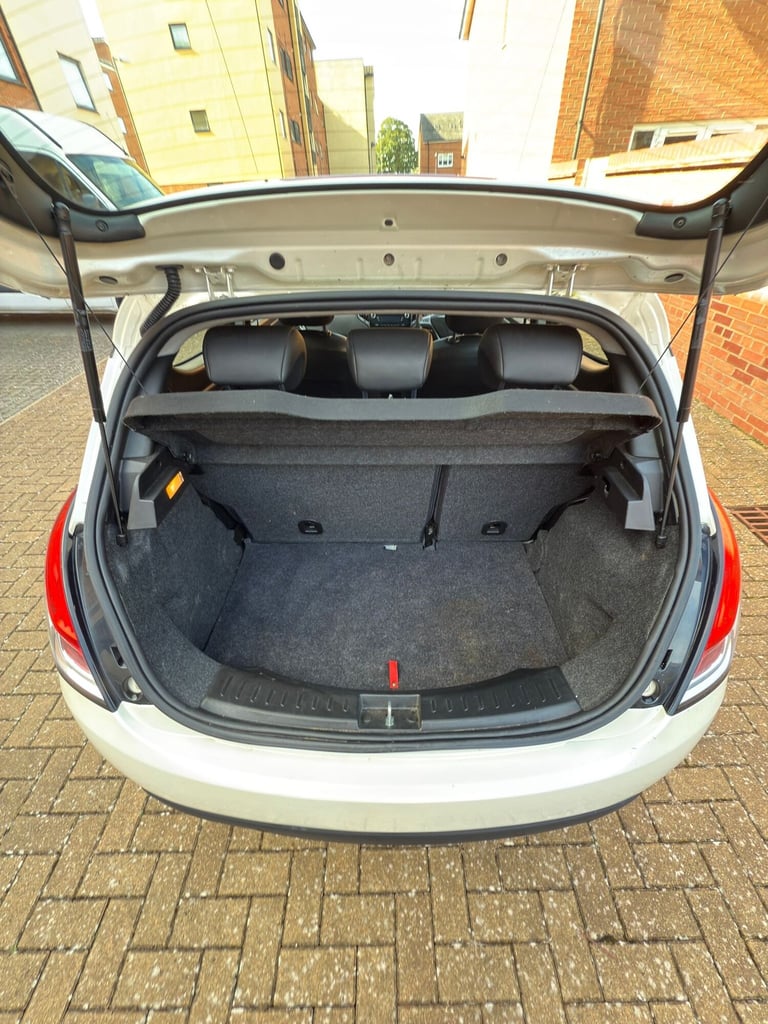 2012 Chrysler Ypsilon 1.3 M-Jet Limited 5dr HATCHBACK Diesel Manual