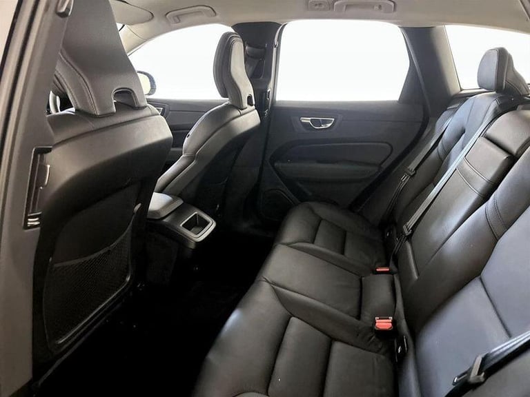 2020 Volvo XC60 2.0 B5 MHEV Momentum Auto Euro 6 (s/s) 5dr Automatic SUV Hybrid Automatic