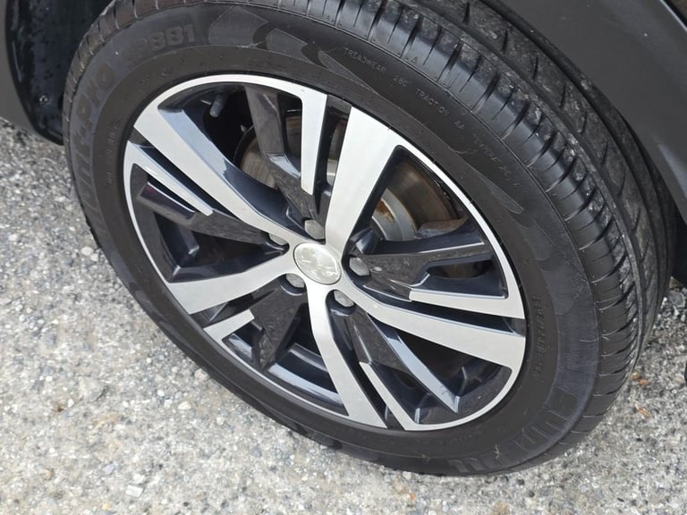 2018 Peugeot 3008 1.2 PureTech Allure SUV 5dr Petrol Manual Euro 6 (s/s) (130 ps) HATCHBACK Petro...
