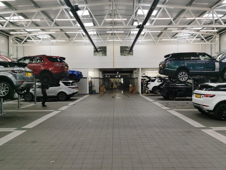 2025 Land Rover Range Rover 3.0 P460e 38.2kWh Autobiography Auto 4WD Euro 6 (s/s) 5dr SUV Automatic