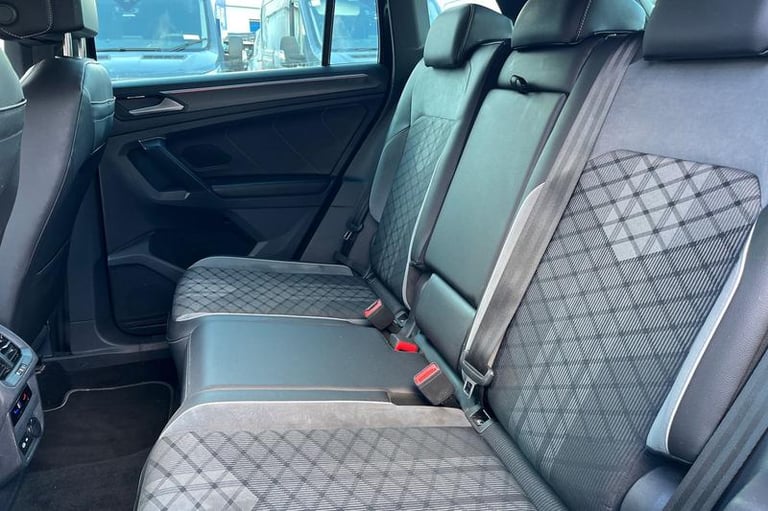 2022 Volkswagen Tiguan 2.0 TDI R-Line 5dr DSG ESTATE DIESEL Semi Automatic