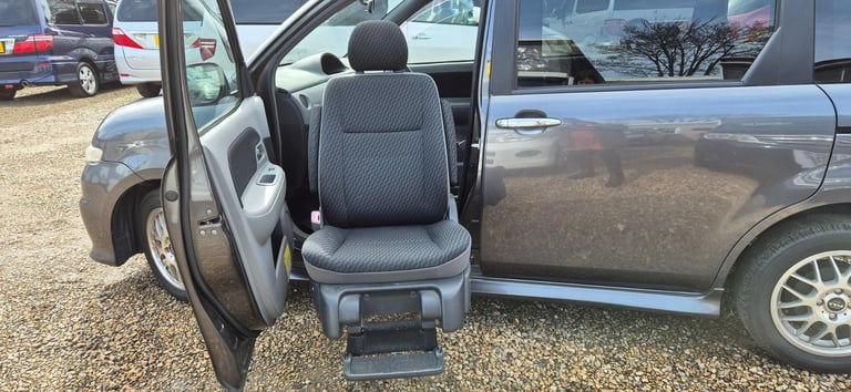 2007 Toyota Sienta PASSENGER SEAT WELCAB, 52,590 Miles, Petrol Autoc