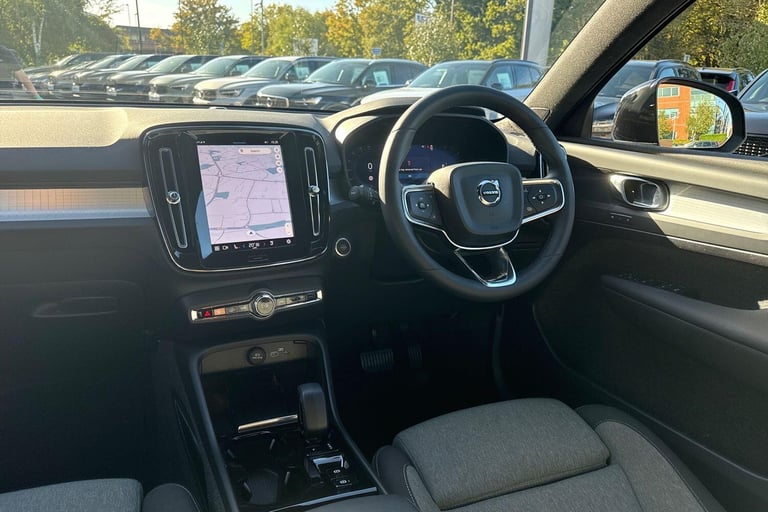 2023 Volvo XC40 2.0 B3 MHEV Plus SUV 5dr Petrol Hybrid DCT Auto Euro 6 (s/s) (163 ps) ESTATE Petr...