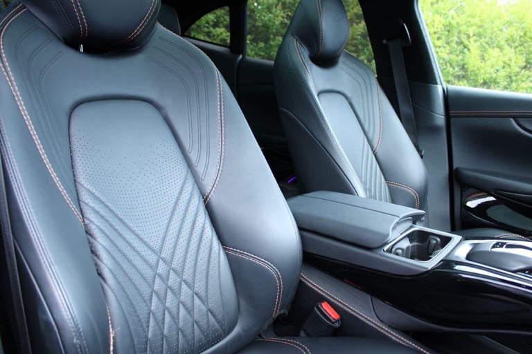 2021 Aston Martin DBX V8 550 5dr Touchtronic HATCHBACK PETROL Automatic