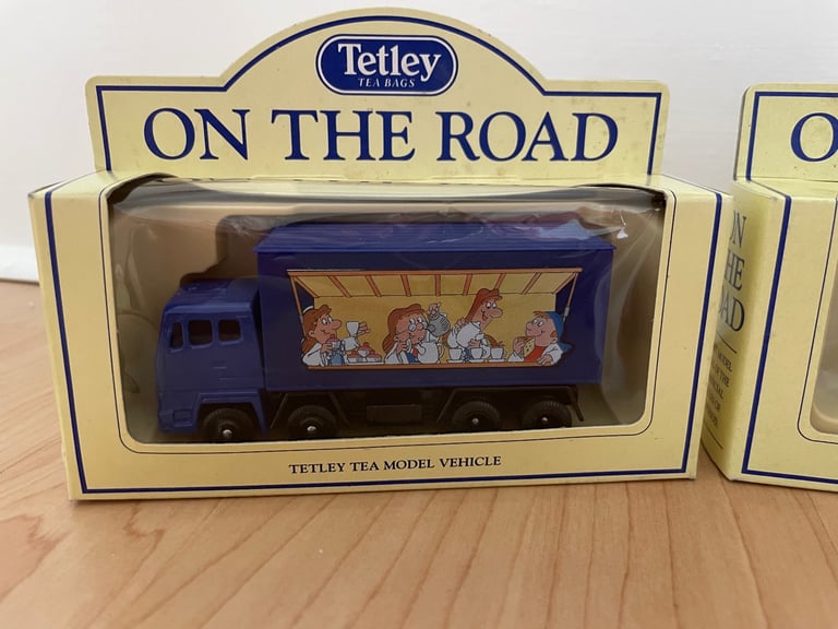 Bundle of die-cast models 