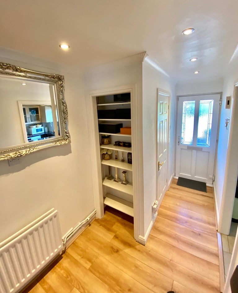 Lovely 4 bedrooms house with living room and parking in Bermondsey