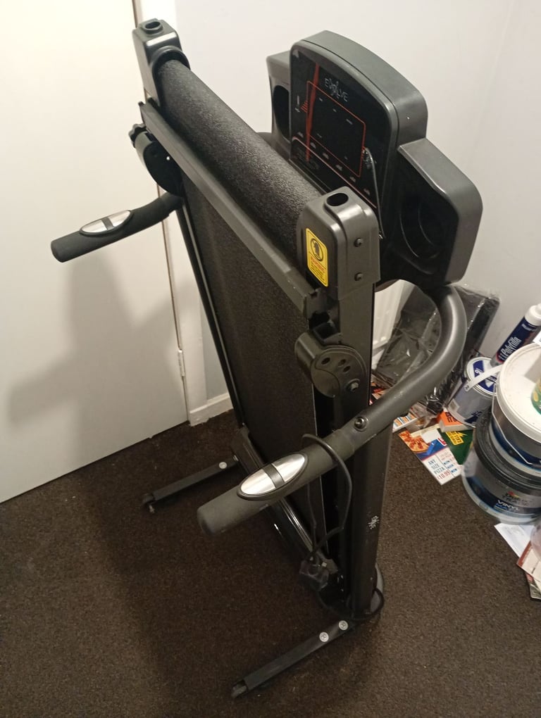 Evolve running machine 