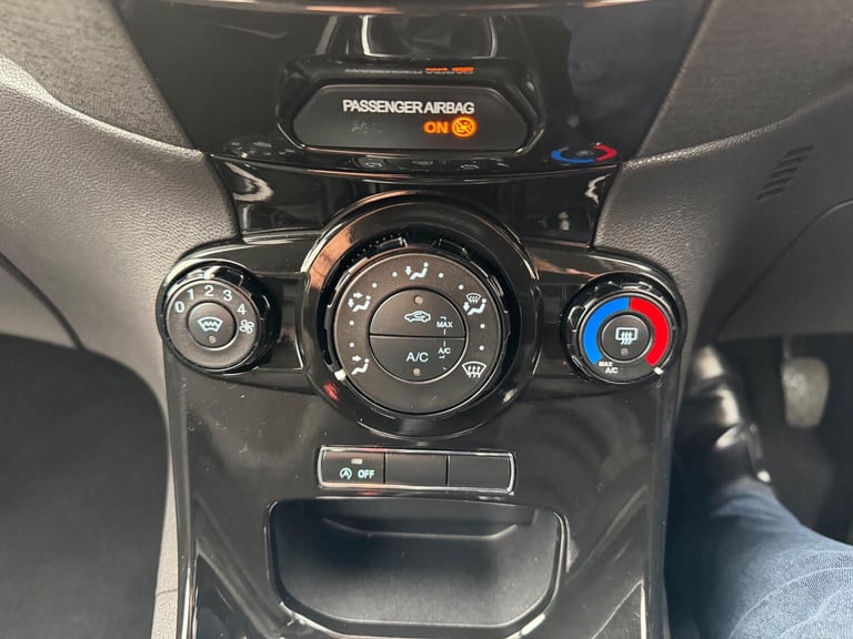 2013 Ford Fiesta 1.0T EcoBoost Zetec Euro 5 (s/s) 3dr HATCHBACK Petrol Manual