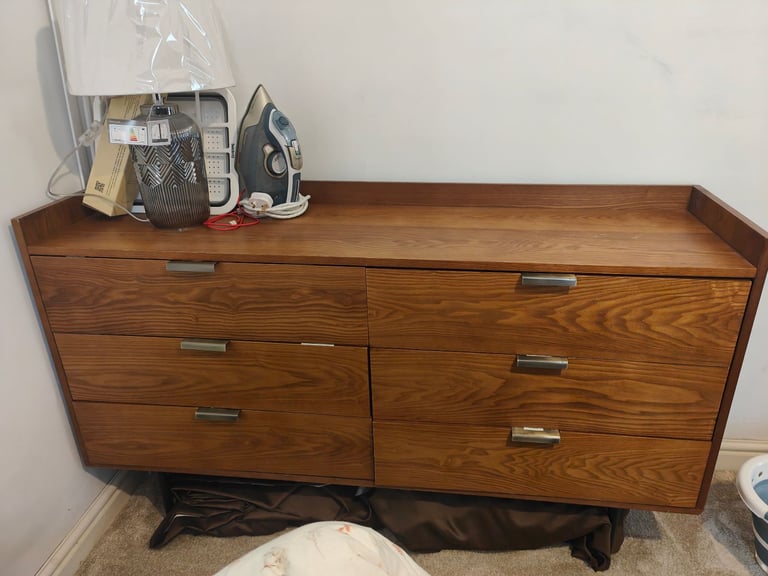 image for Chest of drawers