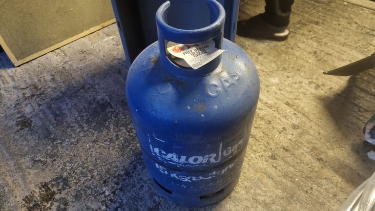 SUPERSER GAS FIRE with  full gas bottle and fittings