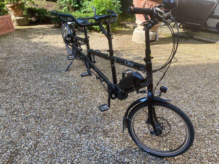 Circe Helios Triplet: Electric Tandem for three persons.