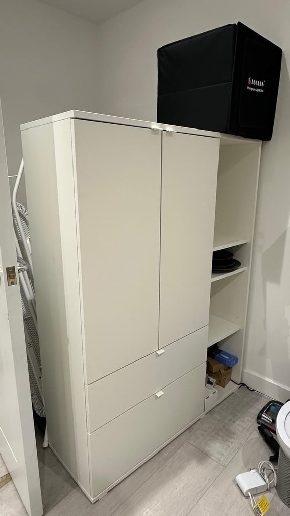 Storage cabinet 