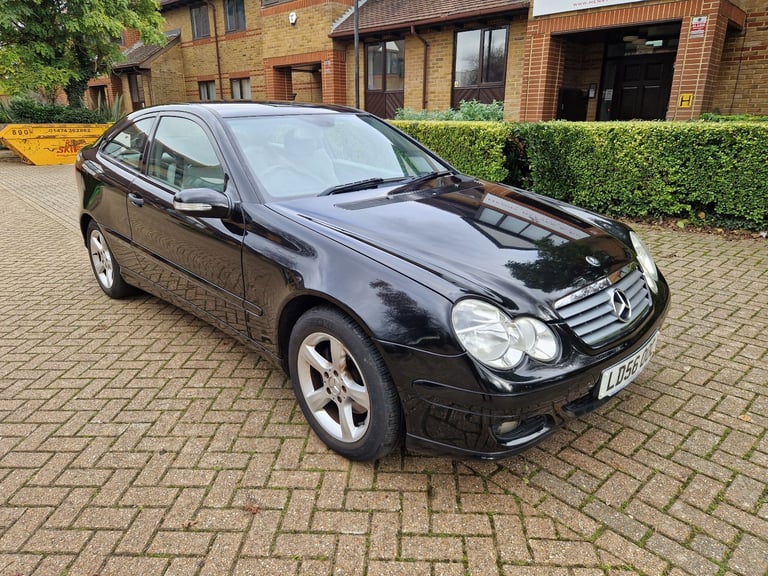 image for Mercedes-Benz, C CLASS, Coupe, 2006, Semi-Auto, 1796 (cc), 3 doors