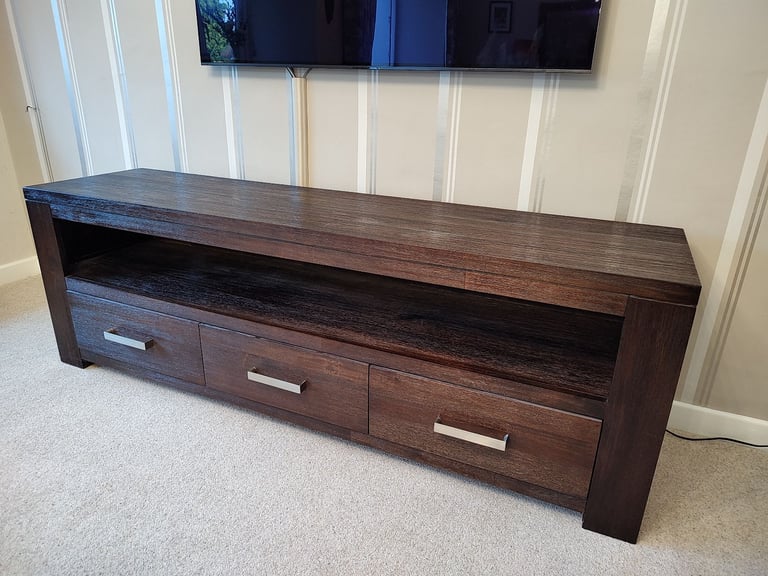 TV stand / media unit