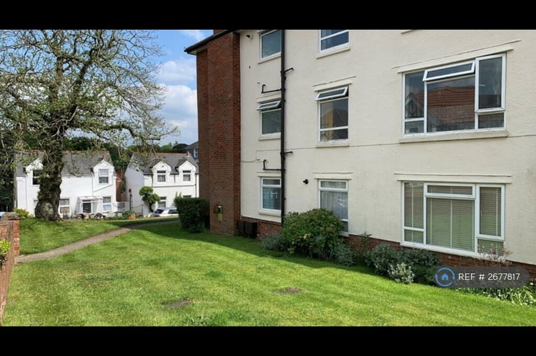 2 bedroom flat in Burnaby Road, Bournemouth, BH4 (2 bed) (#2677817)