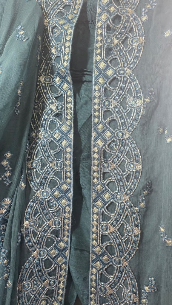 Embroidered Chiffon Zinc colour beautifull original designer dress 3 pieces,only wore 3 hours