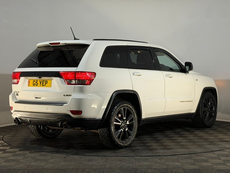 WHITE 2013 JEEP GRAND CHEROKEE S LIMITED CRD 3.0 DIESEL V6 AUTOMATIC 4WD 4X4 SUV
