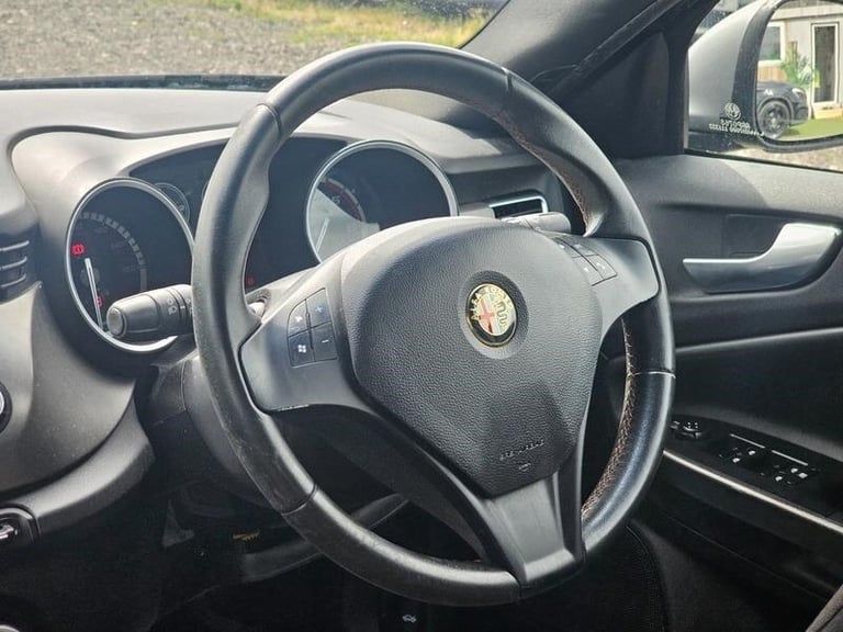 2013 Alfa Romeo Giulietta 1.6 JTDM-2 Collezione Euro 5 (s/s) 5dr HATCHBACK Diesel Manual