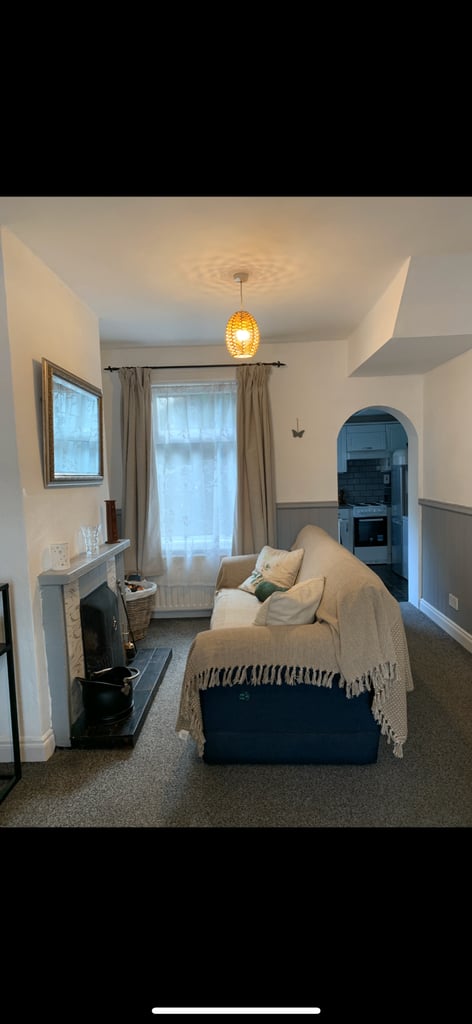 Large bedroom to let in newly refurbished house.