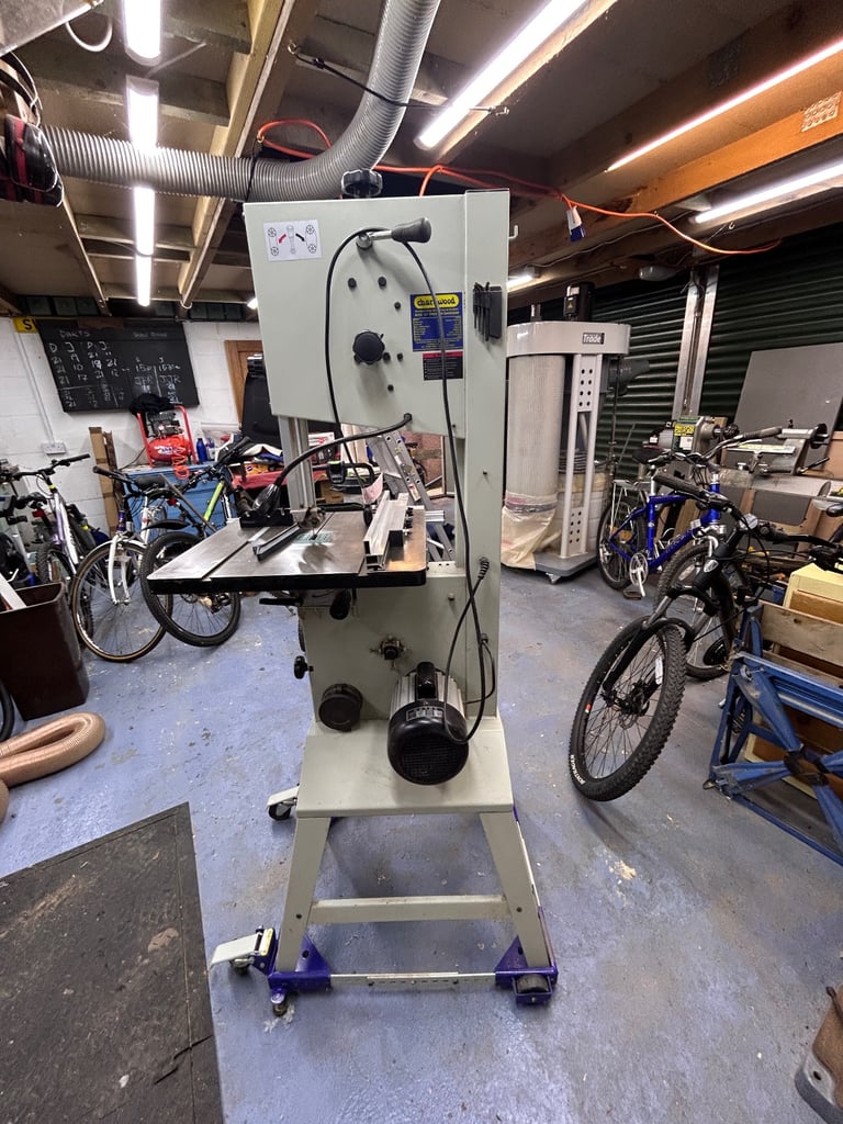 Charnwood B350 Woodworking Bandsaw with Wheeled Stand, And 4 Blades