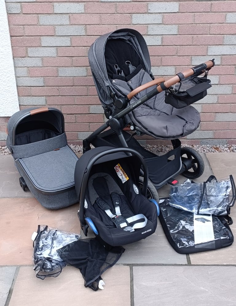 image for Maxi Cosi, Adorra Oria, 3 in 1 travel system, pram and car seat