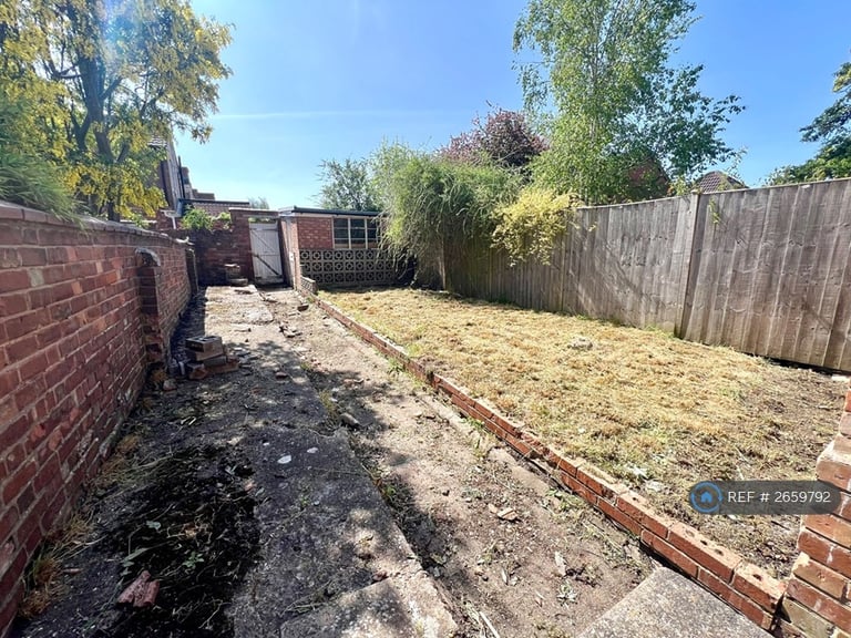 6 bedroom house in Radford Road, Leamington Spa, CV31 (6 bed) (#2659792)