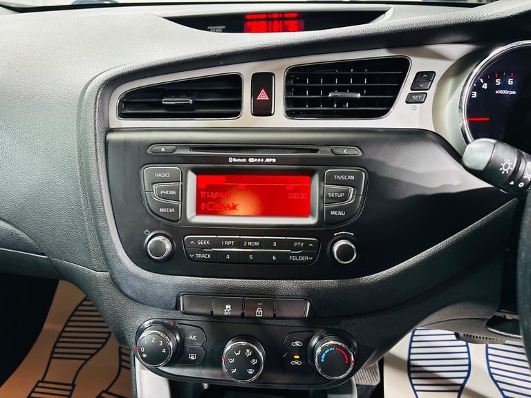 2013 Kia Ceed 1.6 CRDi 2 Auto Euro 5 5dr HATCHBACK Diesel Automatic