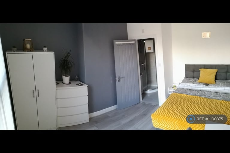 1 bedroom in Wesley Street, Wakefield, WF1 (#1100375)