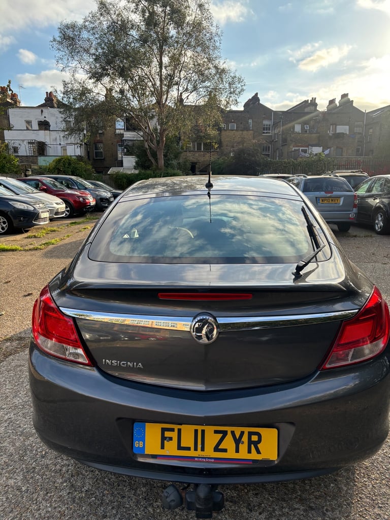 2011 Vauxhall Insignia 1.8i 16V Exclusiv 5dr HATCHBACK Petrol Manual