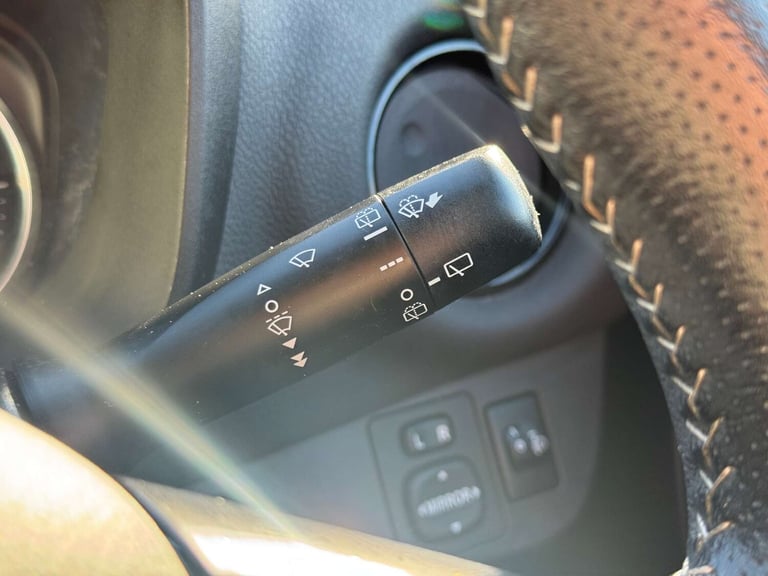 2017 Toyota Yaris 1.3 Yaris Design VVT-i 5dr - NATIONAL DELIVERY* Hatchback Petrol Manual