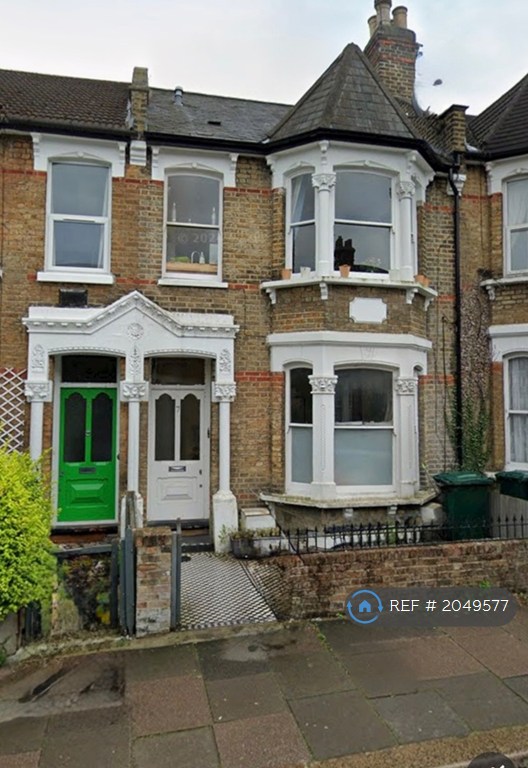 1 bedroom flat in Percy Road, London, N12 (1 bed) (#2049577)