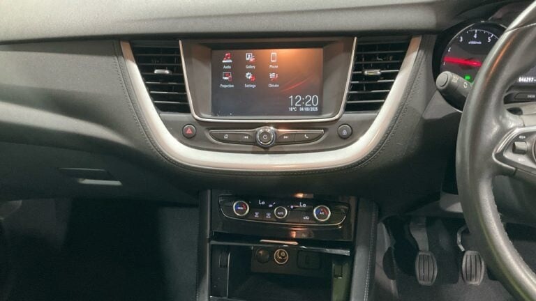 2019 Vauxhall Grandland X 1.2 Turbo SE 5dr HATCHBACK Petrol Manual