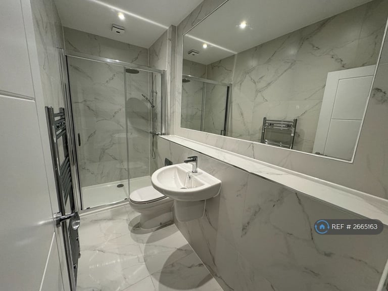 2 bedroom flat in Preston Road, Whittle-Le-Woods, Chorley, PR6 (2 bed) (#2665163)